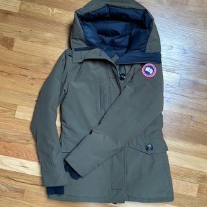 Canada Goose Lynnwood Parka, Military Green, size S